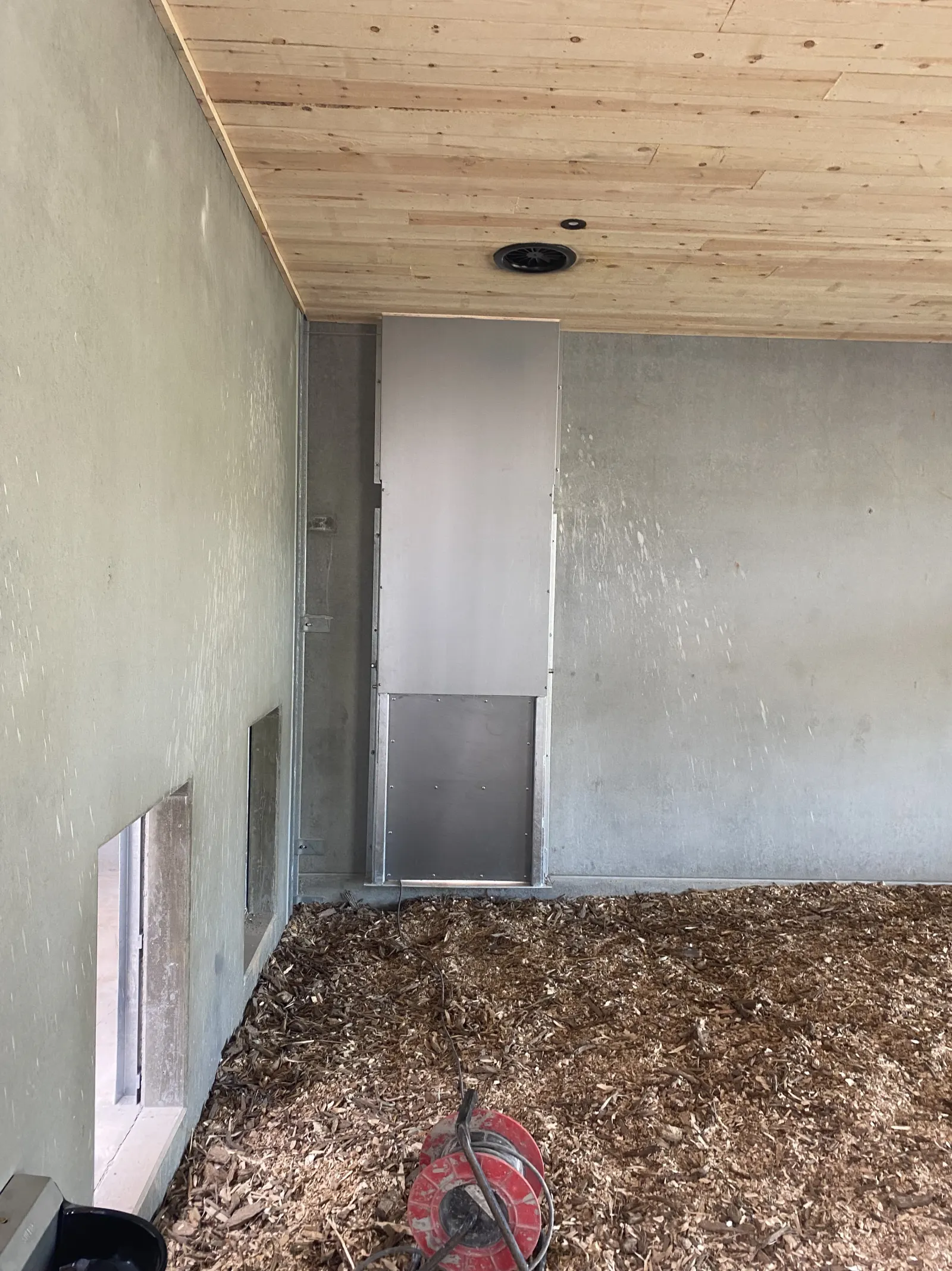 Trappe métallique pour parc animalier réalisée par Design Ferronnerie