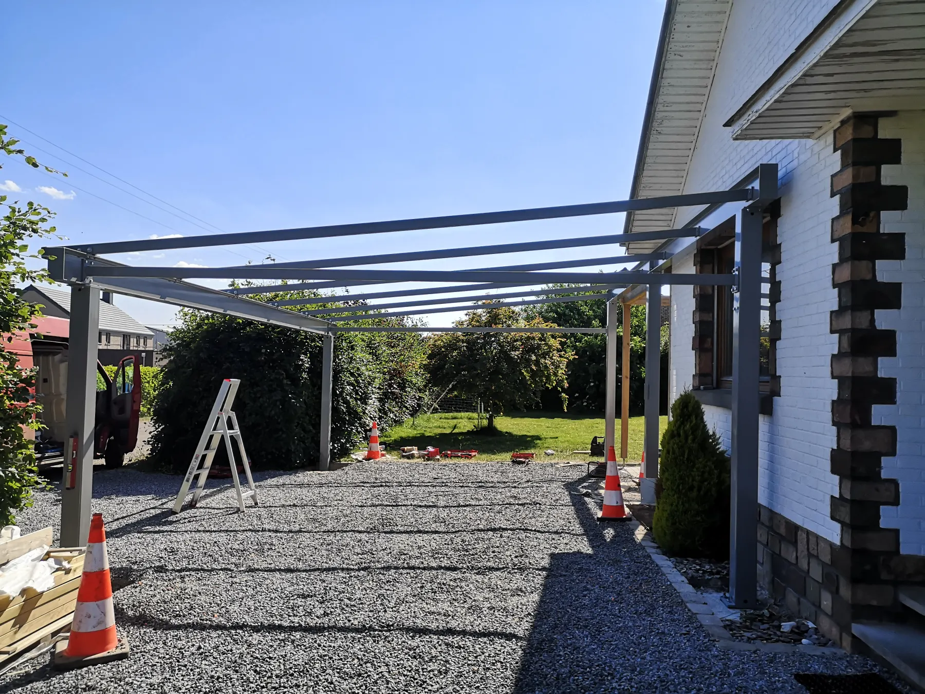 Ossature de carport métallique fabriquée sur mesure