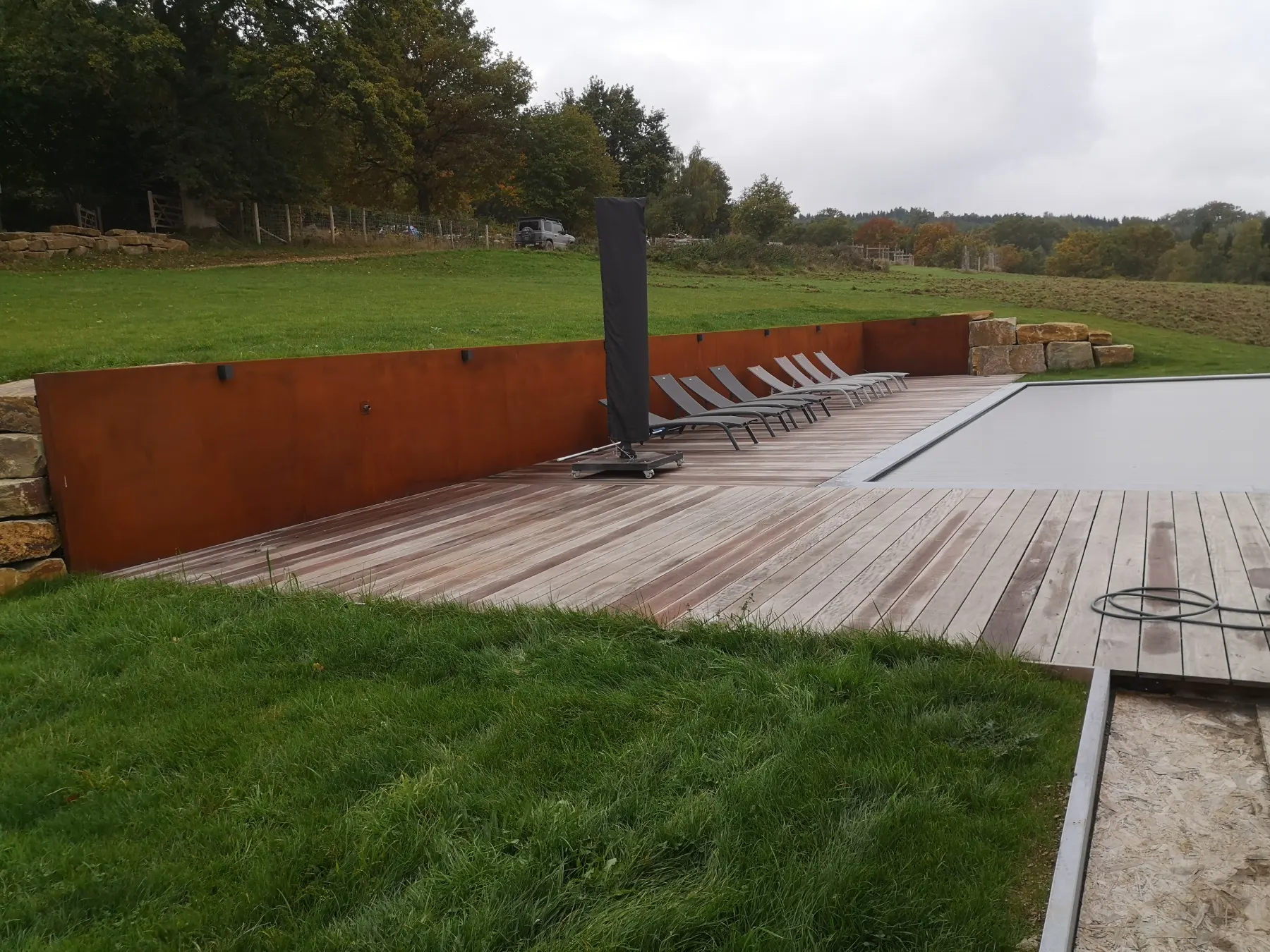 Mur extérieur en acier corten fabriqué sur mesure