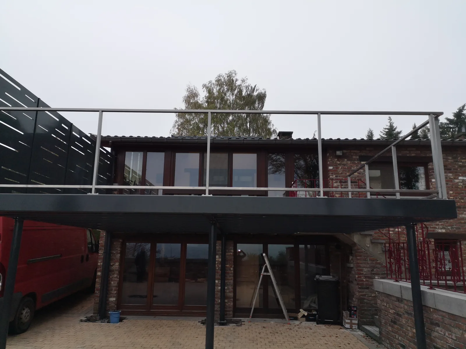 Structure porteuse métallique pour terrasse extérieure sur mesure